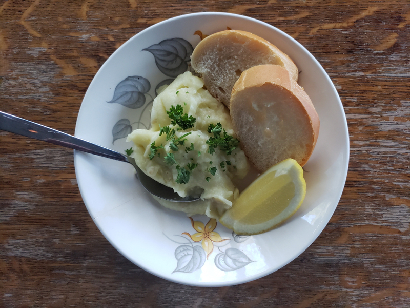 Illustration for article titled Skordalia is a dip for hardcore garlic fans